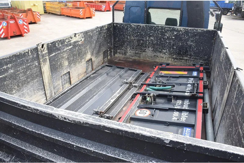 DAF LF 310 - Billenőplatós teherautó: 4 kép. DAF LF 310 - Billenőplatós teherautó: 4 kép.