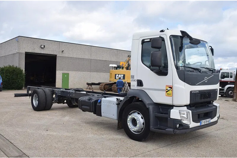 Diversen Volvo FL280 - Alvaz teherautó: 1 kép. Diversen Volvo FL280 - Alvaz teherautó: 1 kép.