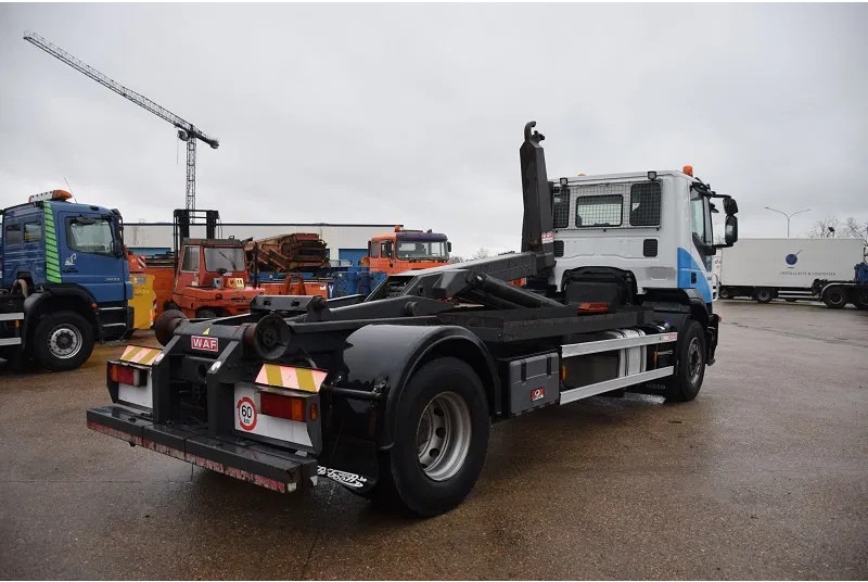 Iveco Stralis 330 - Horgos rakodó teherautó: 5 kép. Iveco Stralis 330 - Horgos rakodó teherautó: 5 kép.