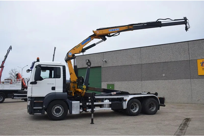 MAN TGS 26.360 - Horgos rakodó teherautó, Darus autó: 3 kép. MAN TGS 26.360 - Horgos rakodó teherautó, Darus autó: 3 kép.