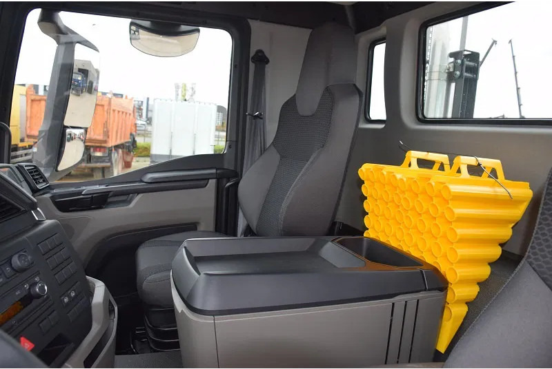 MAN TGS 33.440 - Horgos rakodó teherautó: 5 kép. MAN TGS 33.440 - Horgos rakodó teherautó: 5 kép.