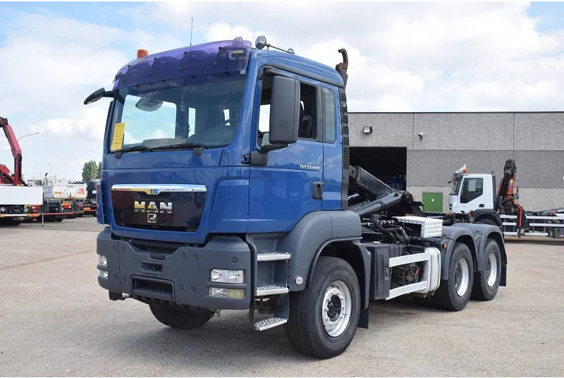 MAN TGS 33.440 - Horgos rakodó teherautó: 2 kép. MAN TGS 33.440 - Horgos rakodó teherautó: 2 kép.