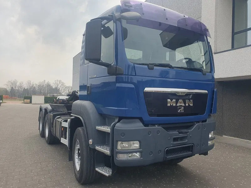 MAN TGS 33.440 - Horgos rakodó teherautó: 3 kép. MAN TGS 33.440 - Horgos rakodó teherautó: 3 kép.