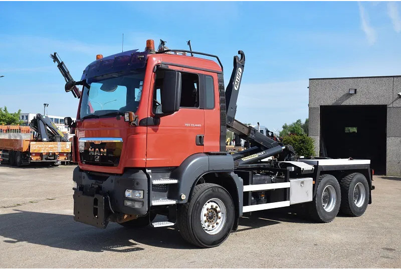 MAN TGS 33.440 - Horgos rakodó teherautó: 1 kép. MAN TGS 33.440 - Horgos rakodó teherautó: 1 kép.
