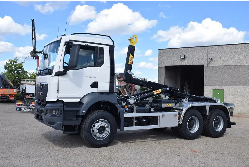 MAN TGS 33.440 - Horgos rakodó teherautó: 4 kép. MAN TGS 33.440 - Horgos rakodó teherautó: 4 kép.