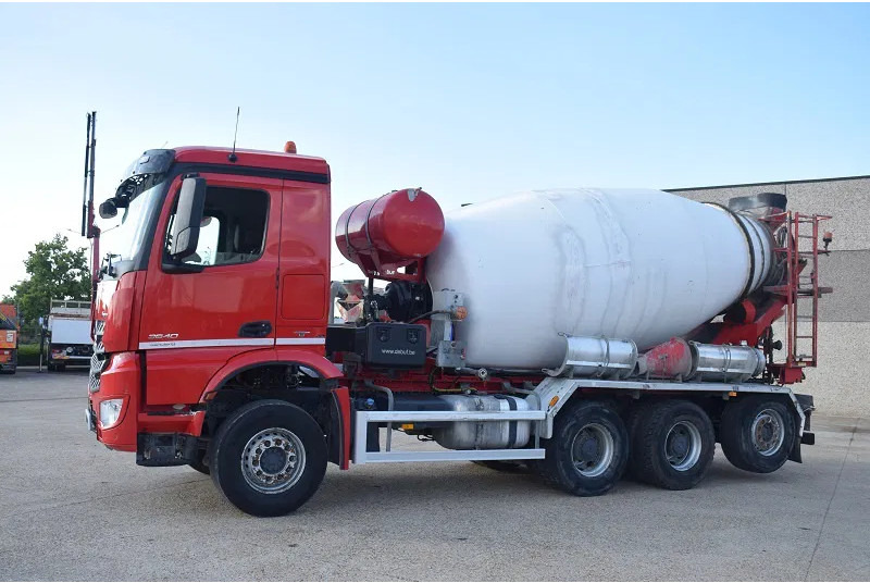 Mercedes-Benz Arocs 3640 DEBUF 9 CUB - Betonmixer: 2 kép. Mercedes-Benz Arocs 3640 DEBUF 9 CUB - Betonmixer: 2 kép.