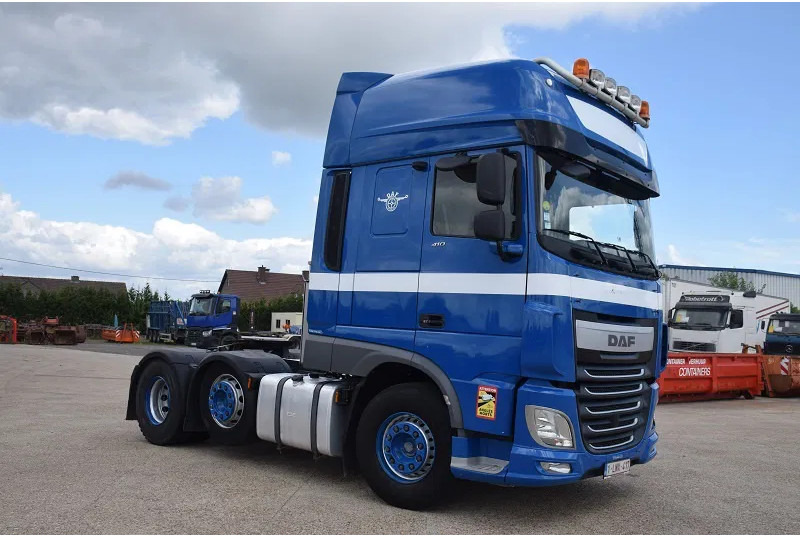 DAF CF 410 - Nyergesvontató: 5 kép. DAF CF 410 - Nyergesvontató: 5 kép.