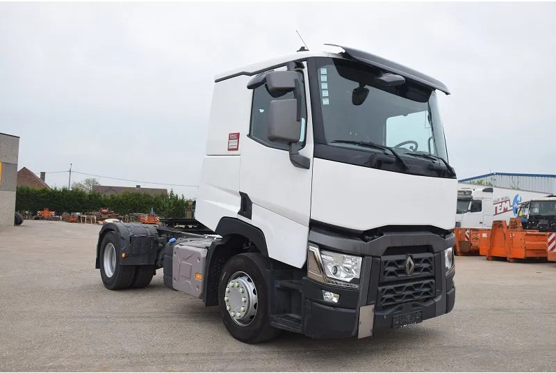 Renault T460 - Nyergesvontató: 3 kép. Renault T460 - Nyergesvontató: 3 kép.