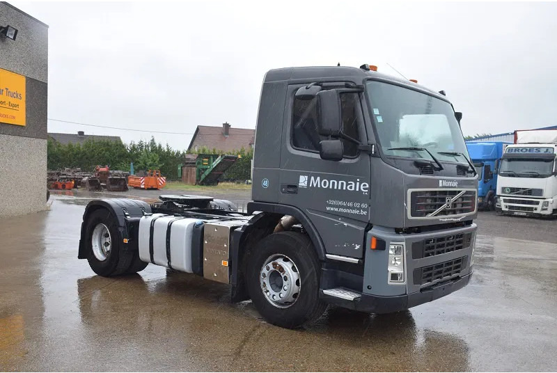 Volvo FM 9.300 - Nyergesvontató: 3 kép. Volvo FM 9.300 - Nyergesvontató: 3 kép.