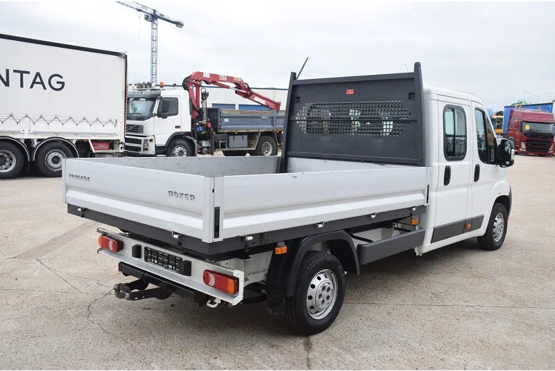 Peugeot Boxer 2.2 L -130 pk - - Platós kisteherautó, Duplakabinos kisteherautó: 5 kép. Peugeot Boxer 2.2 L -130 pk - - Platós kisteherautó, Duplakabinos kisteherautó: 5 kép.