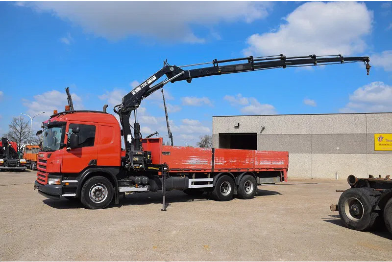 Scania P 380 HIAB 222 C - Darus autó: 2 kép. Scania P 380 HIAB 222 C - Darus autó: 2 kép.