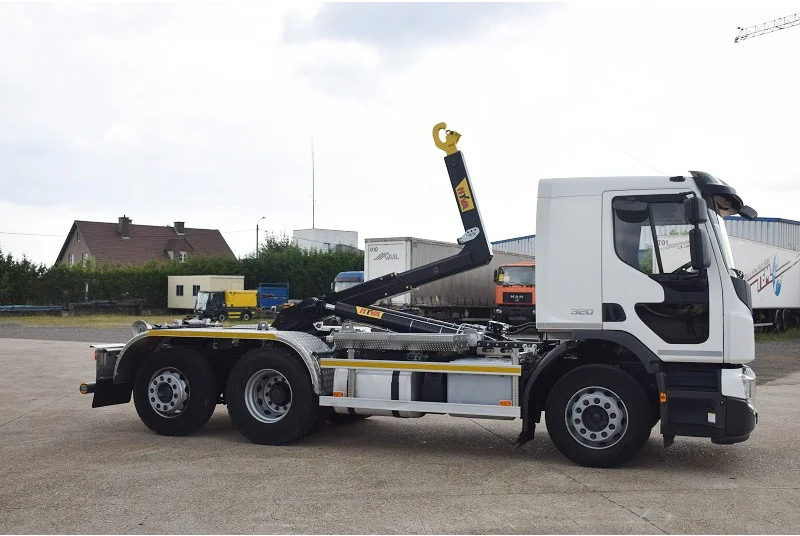 Volvo FE 320 - Horgos rakodó teherautó: 5 kép. Volvo FE 320 - Horgos rakodó teherautó: 5 kép.