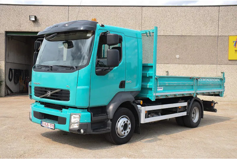 Volvo FL 240 - Billenőplatós teherautó: 3 kép. Volvo FL 240 - Billenőplatós teherautó: 3 kép.