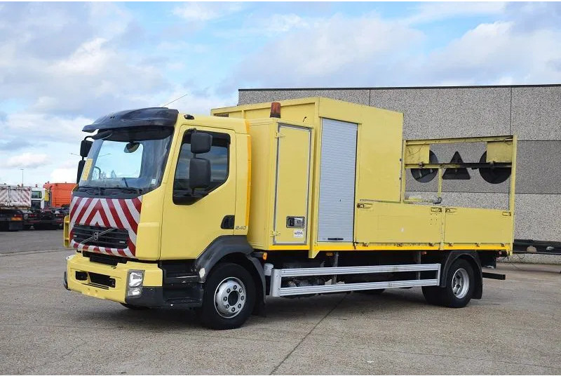 Volvo FL 250 - Platós teherautó: 3 kép. Volvo FL 250 - Platós teherautó: 3 kép.