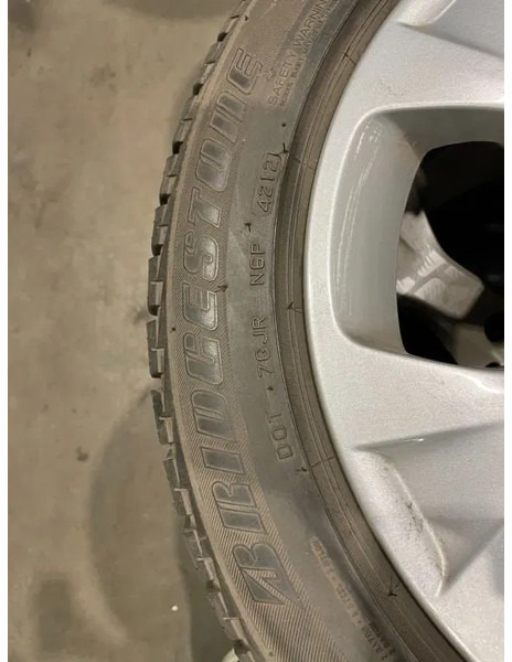 BMW *BMW velgen met Brigdestone banden *225/50 R17 - Gumiabroncsok és felnik - Autó: 3 kép. BMW *BMW velgen met Brigdestone banden *225/50 R17 - Gumiabroncsok és felnik - Autó: 3 kép.
