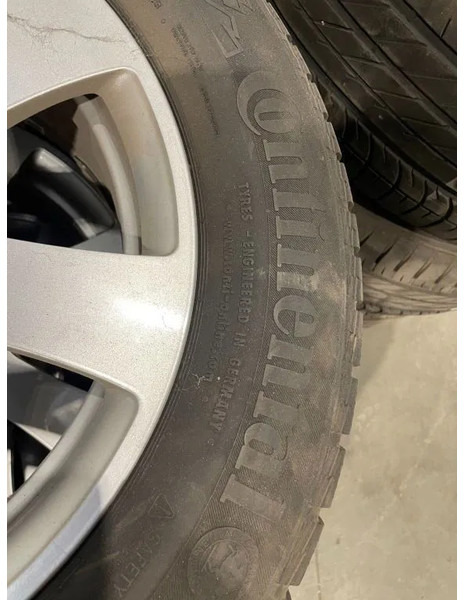 Continental Mercedes velgen met Continental banden 235/60 R17 102H M+S - Gumiabroncsok és felnik - Autó: 2 kép. Continental Mercedes velgen met Continental banden 235/60 R17 102H M+S - Gumiabroncsok és felnik - Autó: 2 kép.