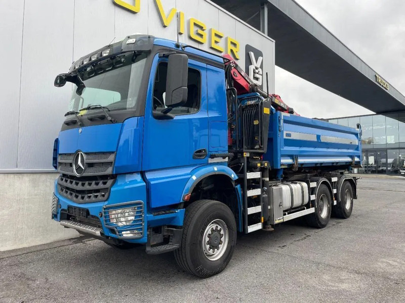 Mercedes-Benz Arocs 3342 *6x6*meegestuurd as*2zijdige kipper*Airco*Bluetooth - Billenőplatós teherautó, Darus autó: 1 kép. Mercedes-Benz Arocs 3342 *6x6*meegestuurd as*2zijdige kipper*Airco*Bluetooth - Billenőplatós teherautó, Darus autó: 1 kép.