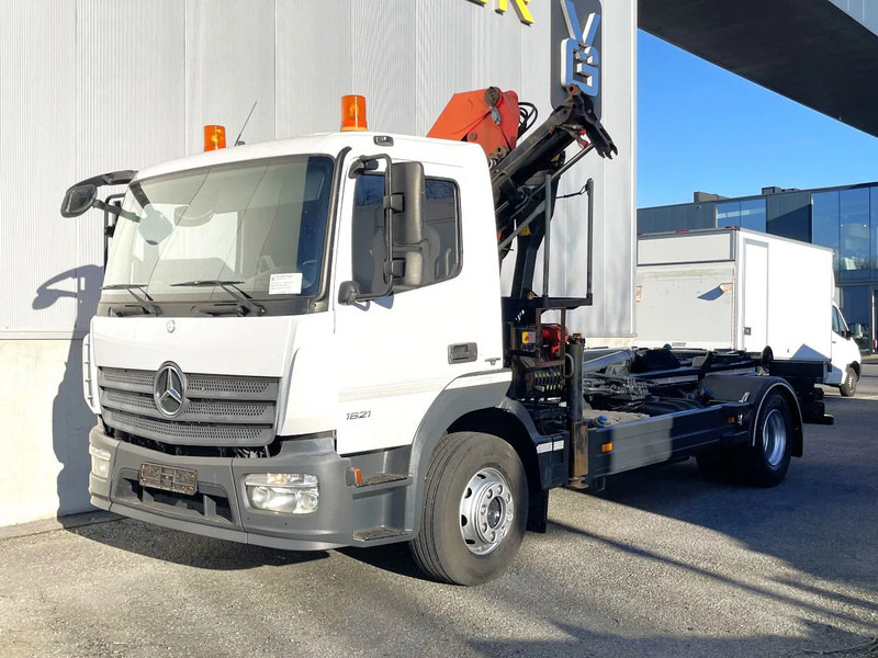 Mercedes-Benz Atego 1621 *Palfinger kraan*Containersysteem*luchtvering achteras*bluetooth - Horgos rakodó teherautó, Darus autó: 1 kép. Mercedes-Benz Atego 1621 *Palfinger kraan*Containersysteem*luchtvering achteras*bluetooth - Horgos rakodó teherautó, Darus autó: 1 kép.