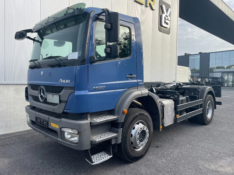 Mercedes-Benz Axor 1833 *cruise control*bluetooth*airconditioning*differentieelslot - Horgos rakodó teherautó: 2 kép. Mercedes-Benz Axor 1833 *cruise control*bluetooth*airconditioning*differentieelslot - Horgos rakodó teherautó: 2 kép.