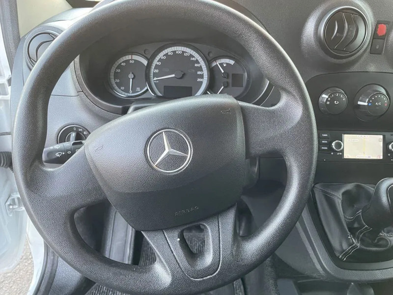 Mercedes-Benz Citan 109 CDI *Navigatie*Airco*Buitenspiegels verwarmd&elektr. verstelbaar - Kis furgon: 4 kép. Mercedes-Benz Citan 109 CDI *Navigatie*Airco*Buitenspiegels verwarmd&elektr. verstelbaar - Kis furgon: 4 kép.