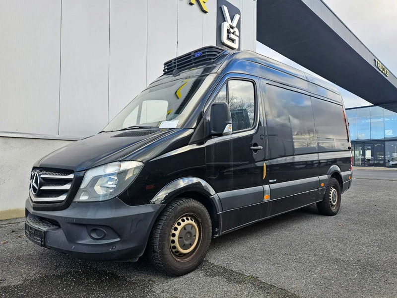 Mercedes-Benz Sprinter 313 - Hűtős kisteherautó: 1 kép. Mercedes-Benz Sprinter 313 - Hűtős kisteherautó: 1 kép.
