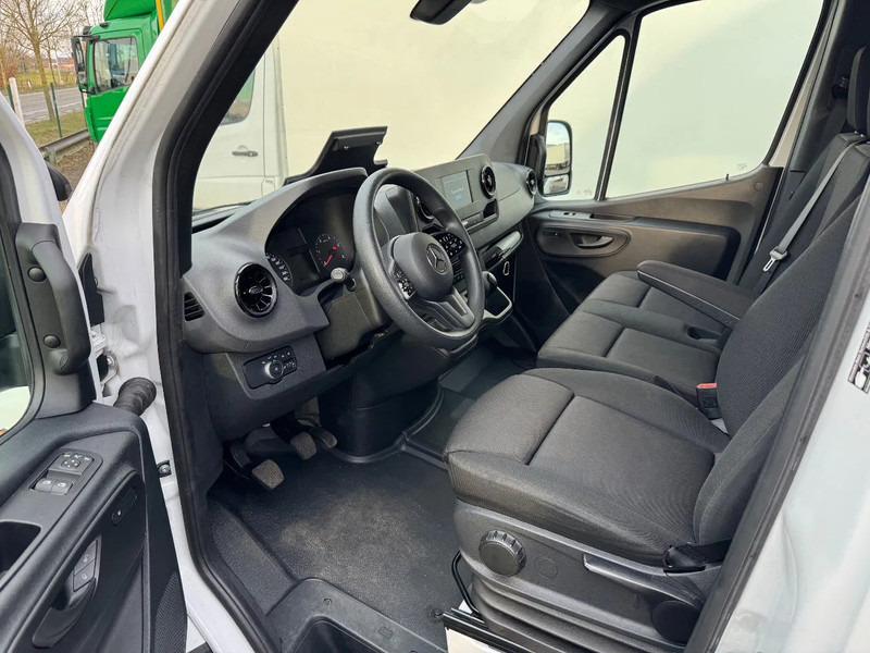 Mercedes-Benz Sprinter 315 L3H2*360°Camera*parktronic*cruise control*zetelverwarming* - Furgon: 4 kép. Mercedes-Benz Sprinter 315 L3H2*360°Camera*parktronic*cruise control*zetelverwarming* - Furgon: 4 kép.