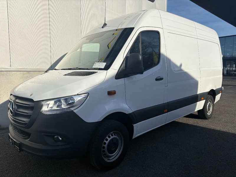 Mercedes-Benz Sprinter 317 L2H2*360°Camera*Airco*Navigatie*Zetelverwarming - Furgon: 1 kép. Mercedes-Benz Sprinter 317 L2H2*360°Camera*Airco*Navigatie*Zetelverwarming - Furgon: 1 kép.
