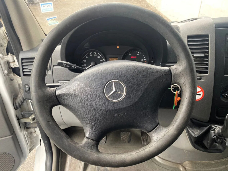 Mercedes-Benz Sprinter 513 *Elektrische+verwarmbare spiegels*Cruise control* - Dobozos kisteherautó: 4 kép. Mercedes-Benz Sprinter 513 *Elektrische+verwarmbare spiegels*Cruise control* - Dobozos kisteherautó: 4 kép.