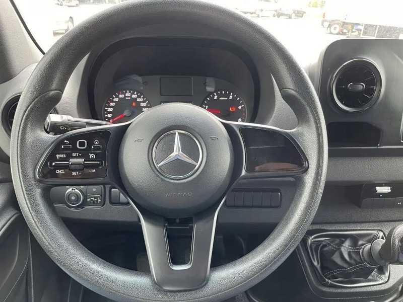 Mercedes-Benz Sprinter 514 *Airconditioning*Cruise control*Zijwindassistent*laadbrug - Dobozos kisteherautó: 4 kép. Mercedes-Benz Sprinter 514 *Airconditioning*Cruise control*Zijwindassistent*laadbrug - Dobozos kisteherautó: 4 kép.
