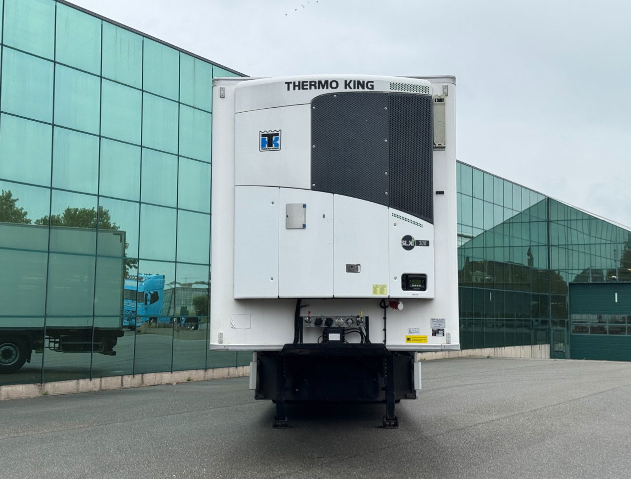Félpótkocsi hűtős Chereau CSD3 247 CM Wide 265 CM High Thermo King SLXi300 With Only 850 Hours NEW: 9 kép.