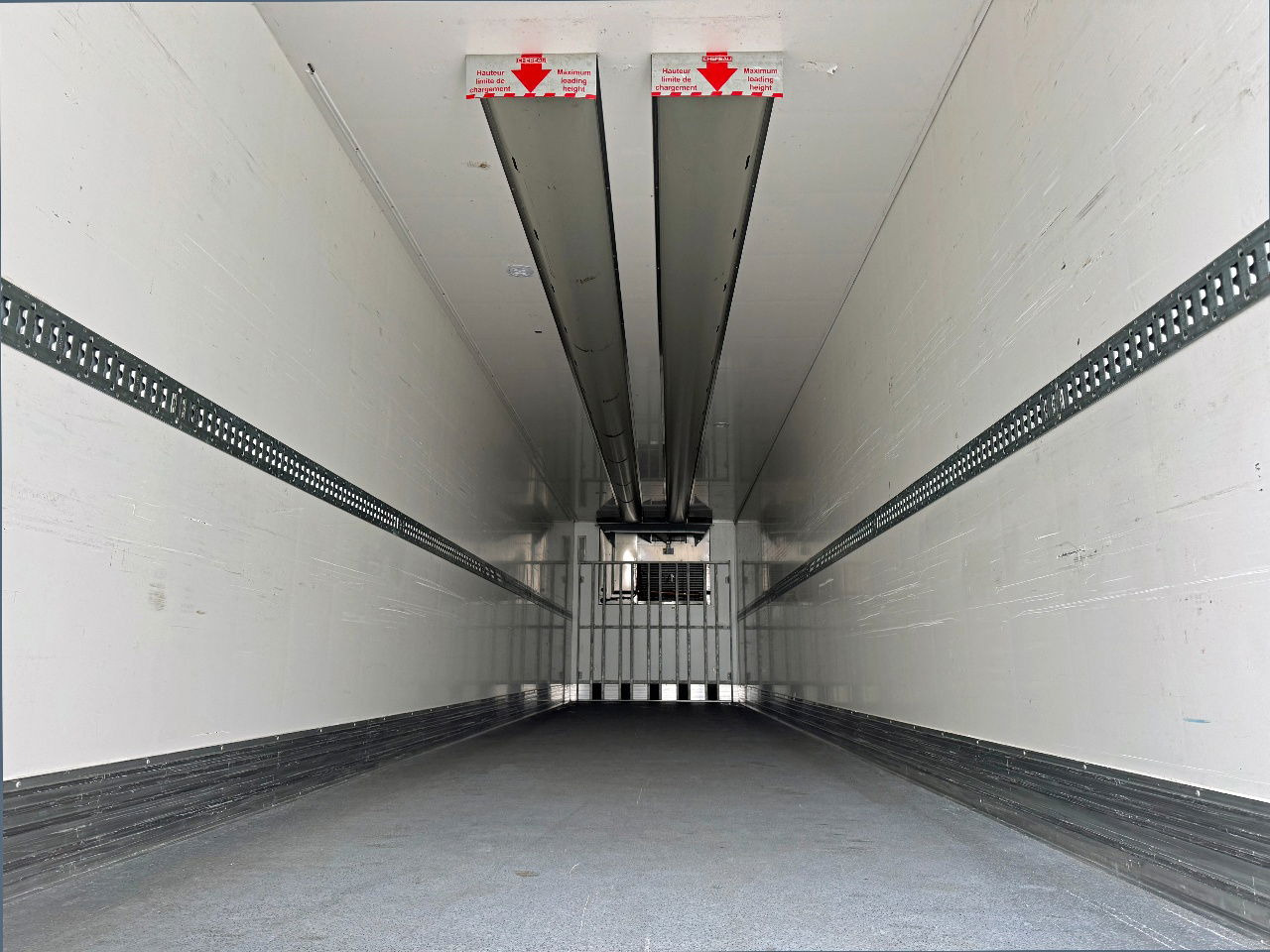Félpótkocsi hűtős Chereau CSD3 247 CM Wide 265 CM High Thermo King SLXi300 With Only 850 Hours NEW: 11 kép.