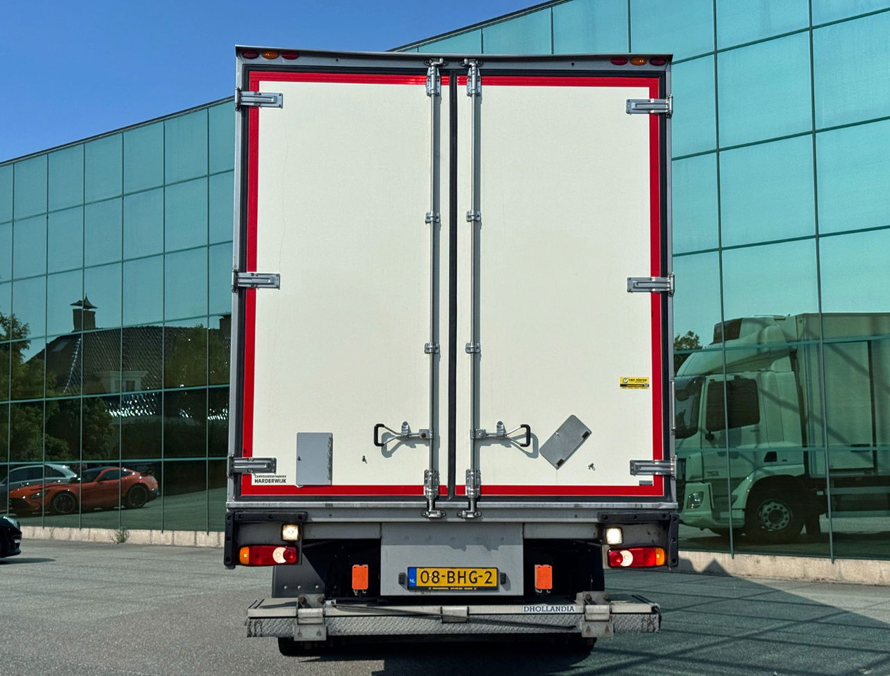 DAF CF 250 Carrier Supra 1150 Multi Temp 561.000 KM Tail Lift NL Truck - Hűtős teherautó: 4 kép. DAF CF 250 Carrier Supra 1150 Multi Temp 561.000 KM Tail Lift NL Truck - Hűtős teherautó: 4 kép.