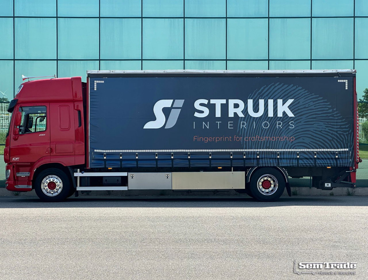 DAF CF 290 FA Space CAB Hardhouten Vloer 2500 KG Klep Nieuw Staat - Dobozos felépítményű teherautó: 2 kép. DAF CF 290 FA Space CAB Hardhouten Vloer 2500 KG Klep Nieuw Staat - Dobozos felépítményű teherautó: 2 kép.