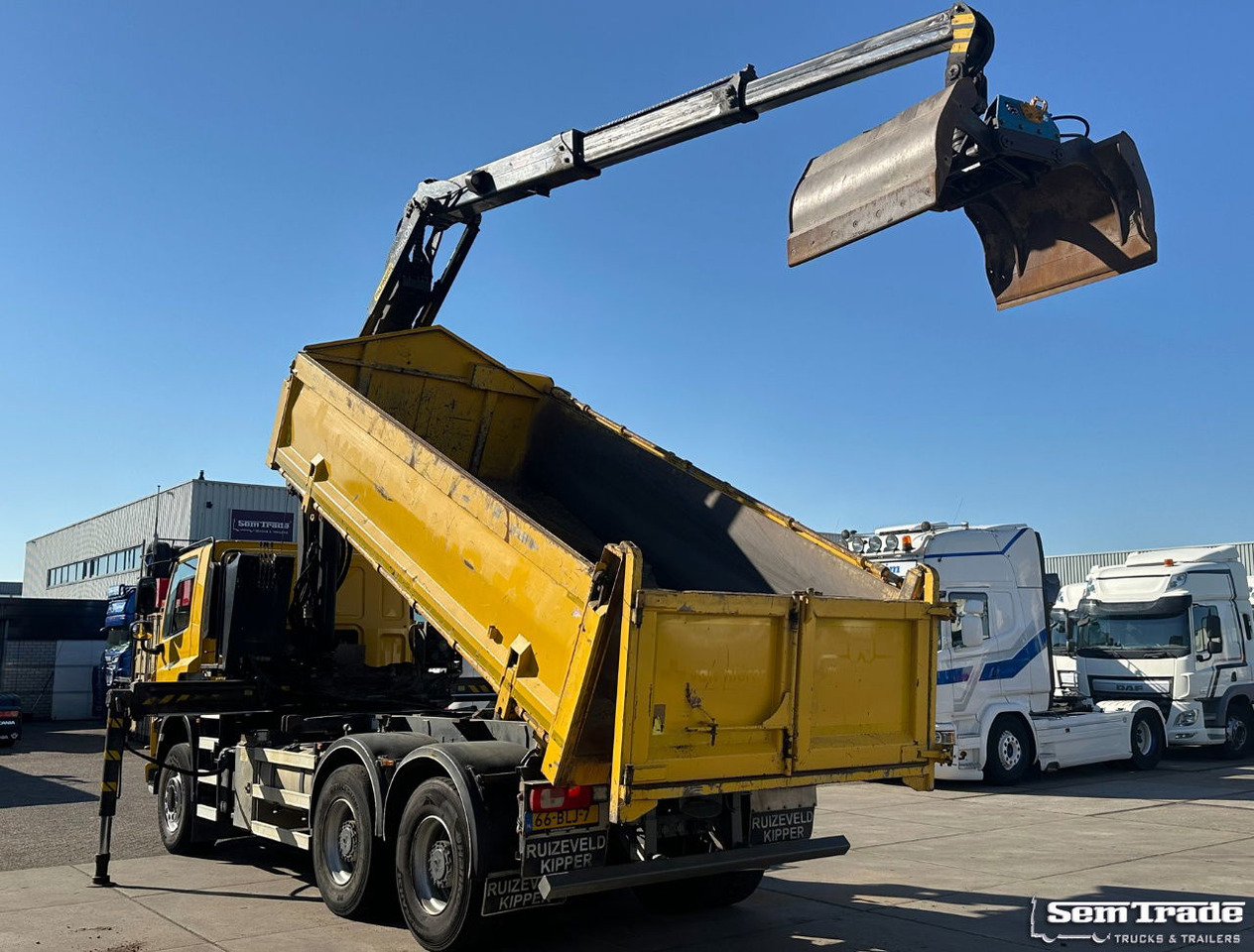 DAF CF 410 FAT 6X4 188.000 KM Palfinger 17 TON/Meter Kraan 2 Zijdige Ruizeveld K - Darus autó: 2 kép. DAF CF 410 FAT 6X4 188.000 KM Palfinger 17 TON/Meter Kraan 2 Zijdige Ruizeveld K - Darus autó: 2 kép.