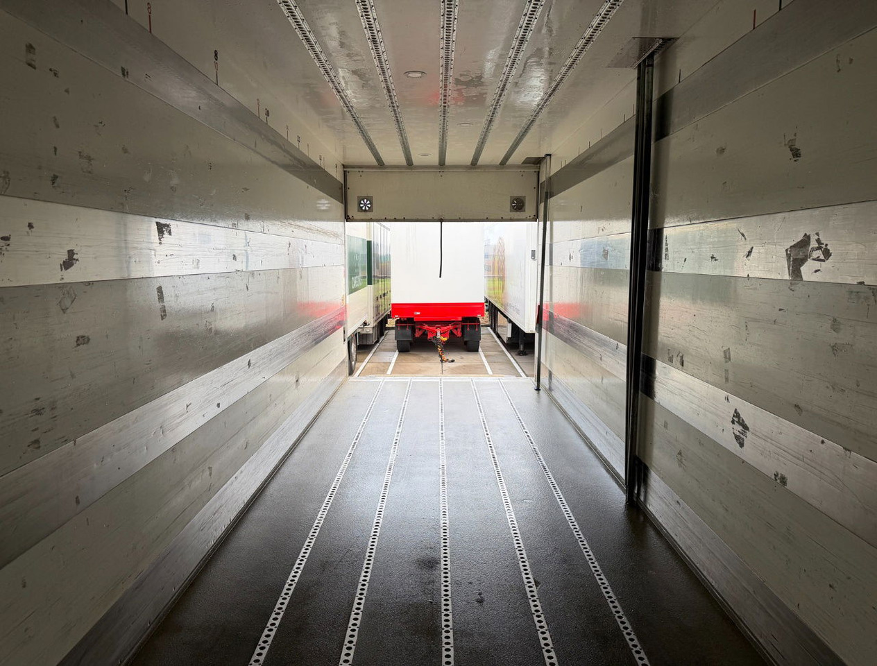 Hűtős teherautó DAF CF 450 SC Heiwo Isolated BOX 875 x 250 x 275 INS. Carrier Cooling 340.000 KM Tail Lift Super Condition NEW APK - TUV: 22 kép.