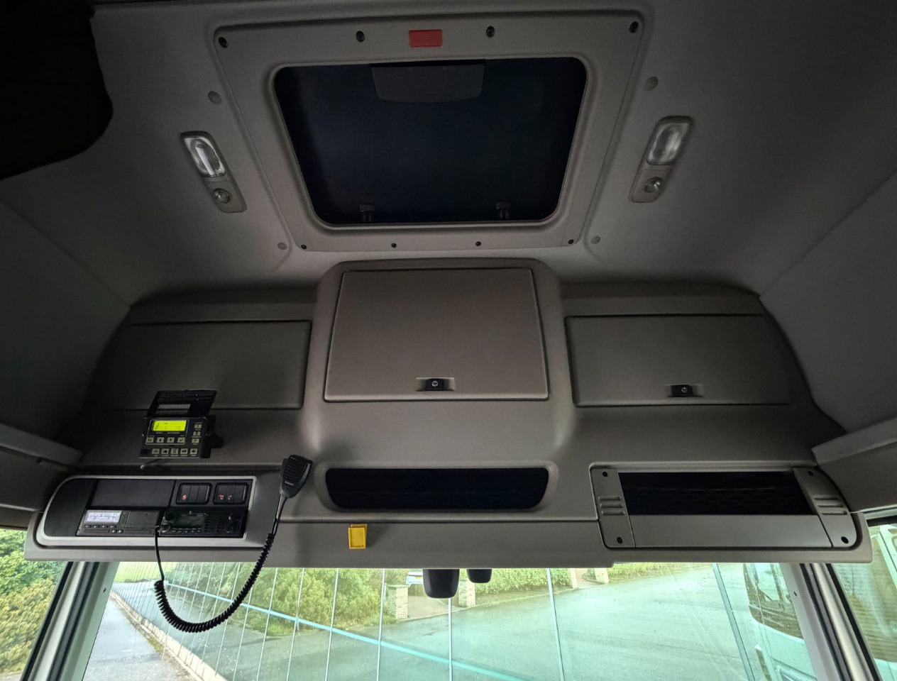 Hűtős teherautó DAF CF 450 SC Heiwo Isolated BOX 875 x 250 x 275 INS. Carrier Cooling 340.000 KM Tail Lift Super Condition NEW APK - TUV: 10 kép.