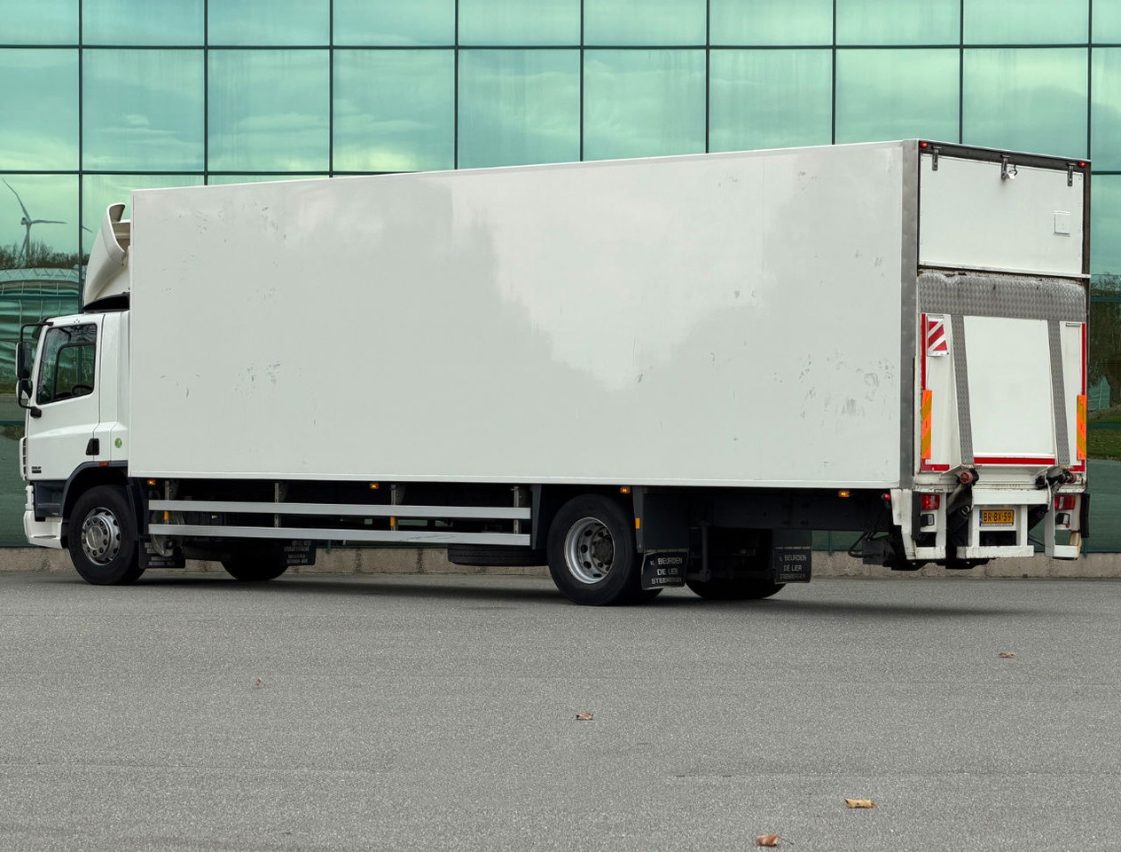 DAF CF 75.250 Euro 3 Manual Gearbox VAN Beurden Isolated BOX Tail Lift Super Condition NL-Truck - Dobozos felépítményű teherautó: 3 kép. DAF CF 75.250 Euro 3 Manual Gearbox VAN Beurden Isolated BOX Tail Lift Super Condition NL-Truck - Dobozos felépítményű teherautó: 3 kép.