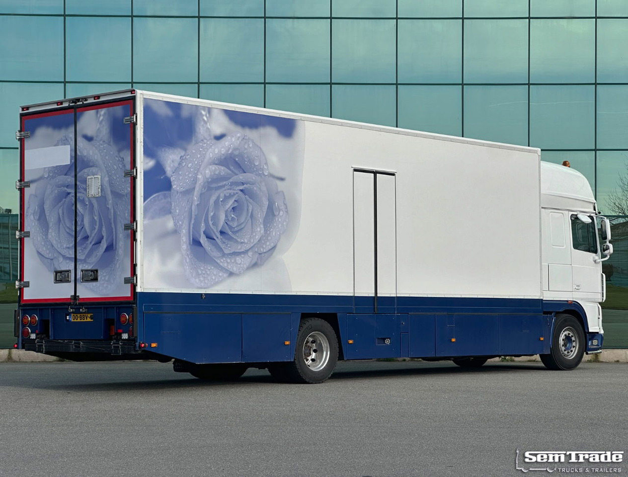 DAF XF 105.460 SSC 7 Karren BAK Bloemen Verkoop Koeling Klep Kachel - Hűtős teherautó: 4 kép. DAF XF 105.460 SSC 7 Karren BAK Bloemen Verkoop Koeling Klep Kachel - Hűtős teherautó: 4 kép.