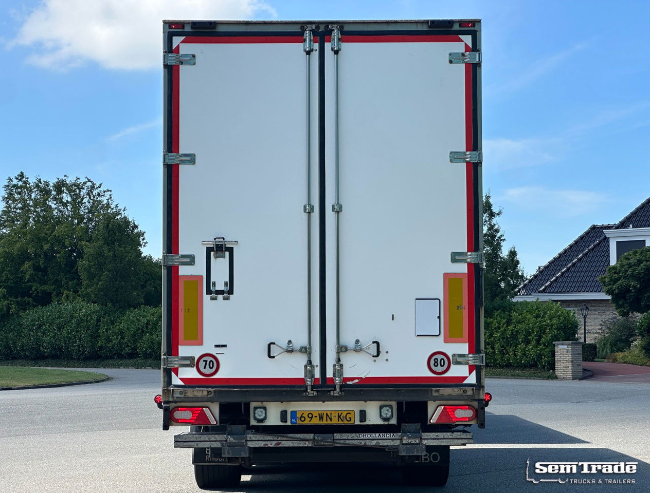 DAF XF 480 FAR SSC 2x Tail Lift 50 CC Trolleys Carrier TRS Iceland Super Condition NL-Combi - Hűtős teherautó: 4 kép. DAF XF 480 FAR SSC 2x Tail Lift 50 CC Trolleys Carrier TRS Iceland Super Condition NL-Combi - Hűtős teherautó: 4 kép.