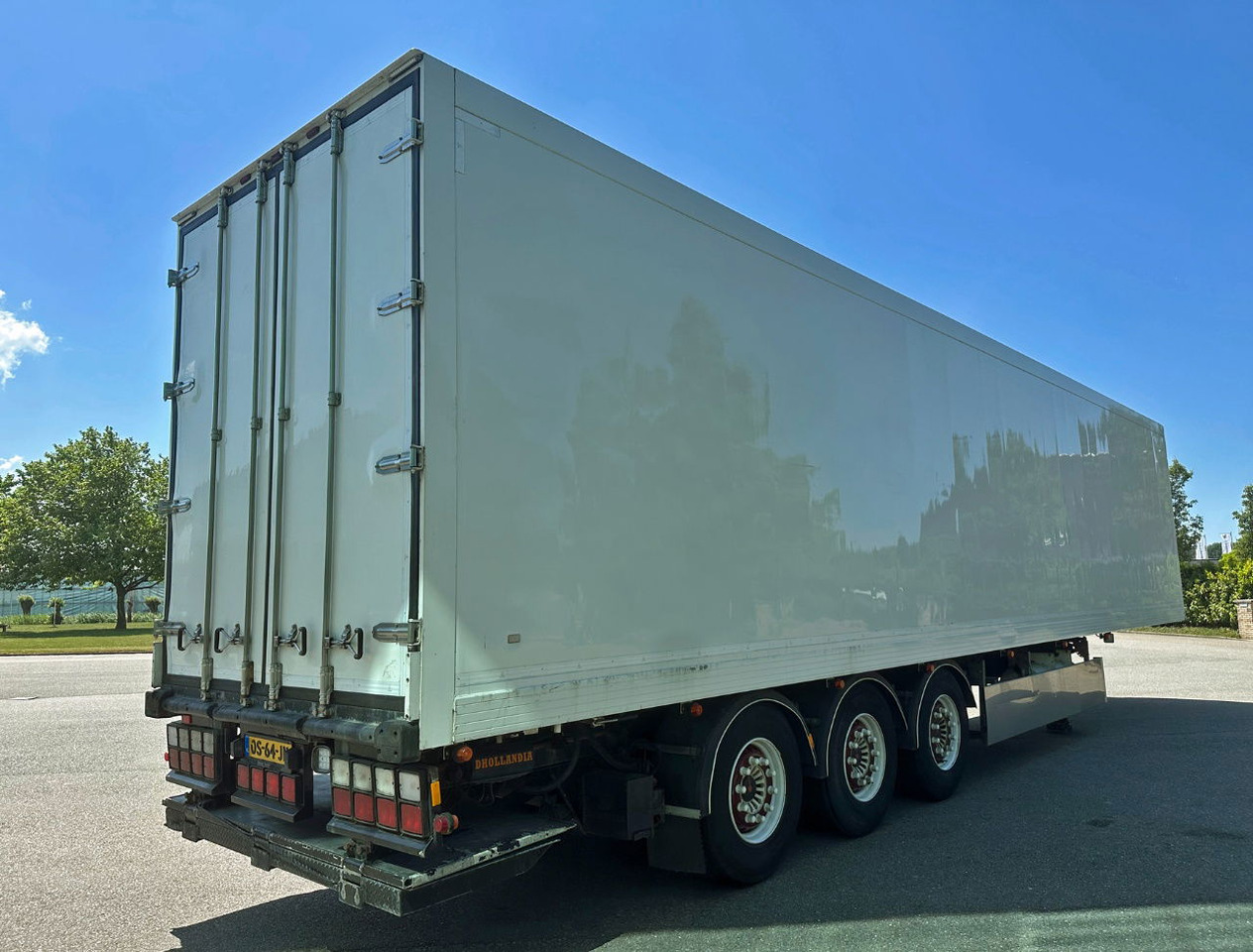 Ekeri 3-AS Multi Temp 1335 x 250 x 271 CM Inside Tail Lift - Félpótkocsi hűtős: 5 kép. Ekeri 3-AS Multi Temp 1335 x 250 x 271 CM Inside Tail Lift - Félpótkocsi hűtős: 5 kép.