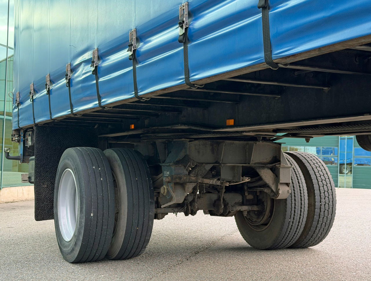 Ponyvás félpótkocsi Floor FL0-12-102 City Trailer Tail Lift Good Condition Holland-Trailer: 10 kép. Ponyvás félpótkocsi Floor FL0-12-102 City Trailer Tail Lift Good Condition Holland-Trailer: 10 kép.