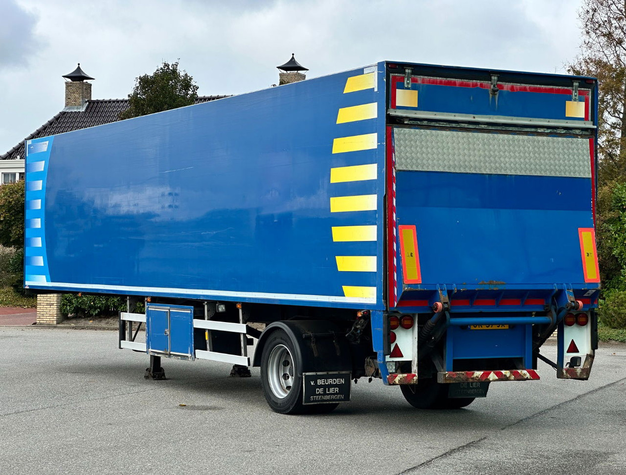 HRD NTS BI-Temp Cooling Tail Lift Steering Axle City Trailer - Félpótkocsi hűtős: 3 kép. HRD NTS BI-Temp Cooling Tail Lift Steering Axle City Trailer - Félpótkocsi hűtős: 3 kép.