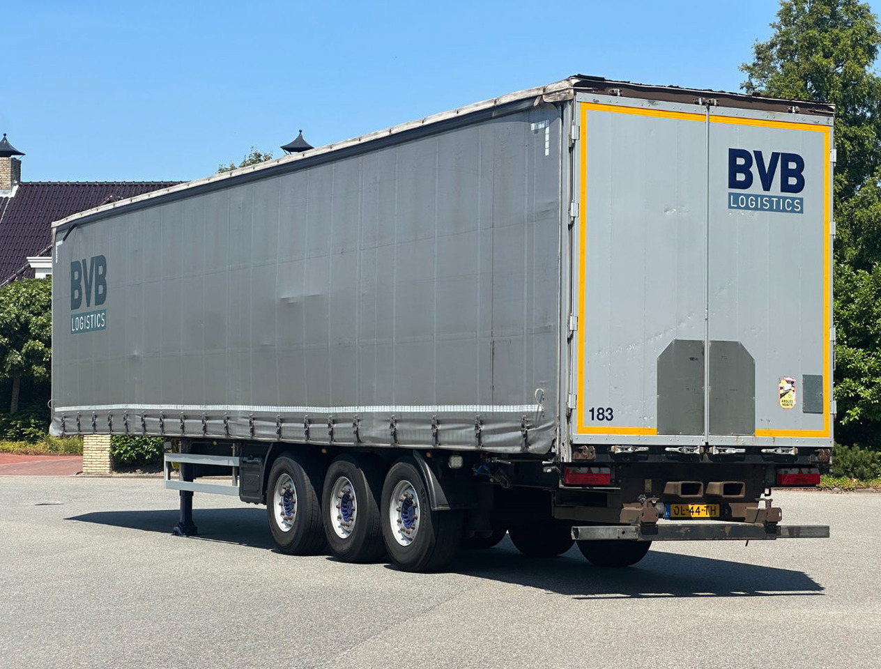 Kögel SN24 Edscha SAF Axles Disc Brakes Lift Axle TOP Condition NL Trailer - Ponyvás félpótkocsi: 3 kép. Kögel SN24 Edscha SAF Axles Disc Brakes Lift Axle TOP Condition NL Trailer - Ponyvás félpótkocsi: 3 kép.