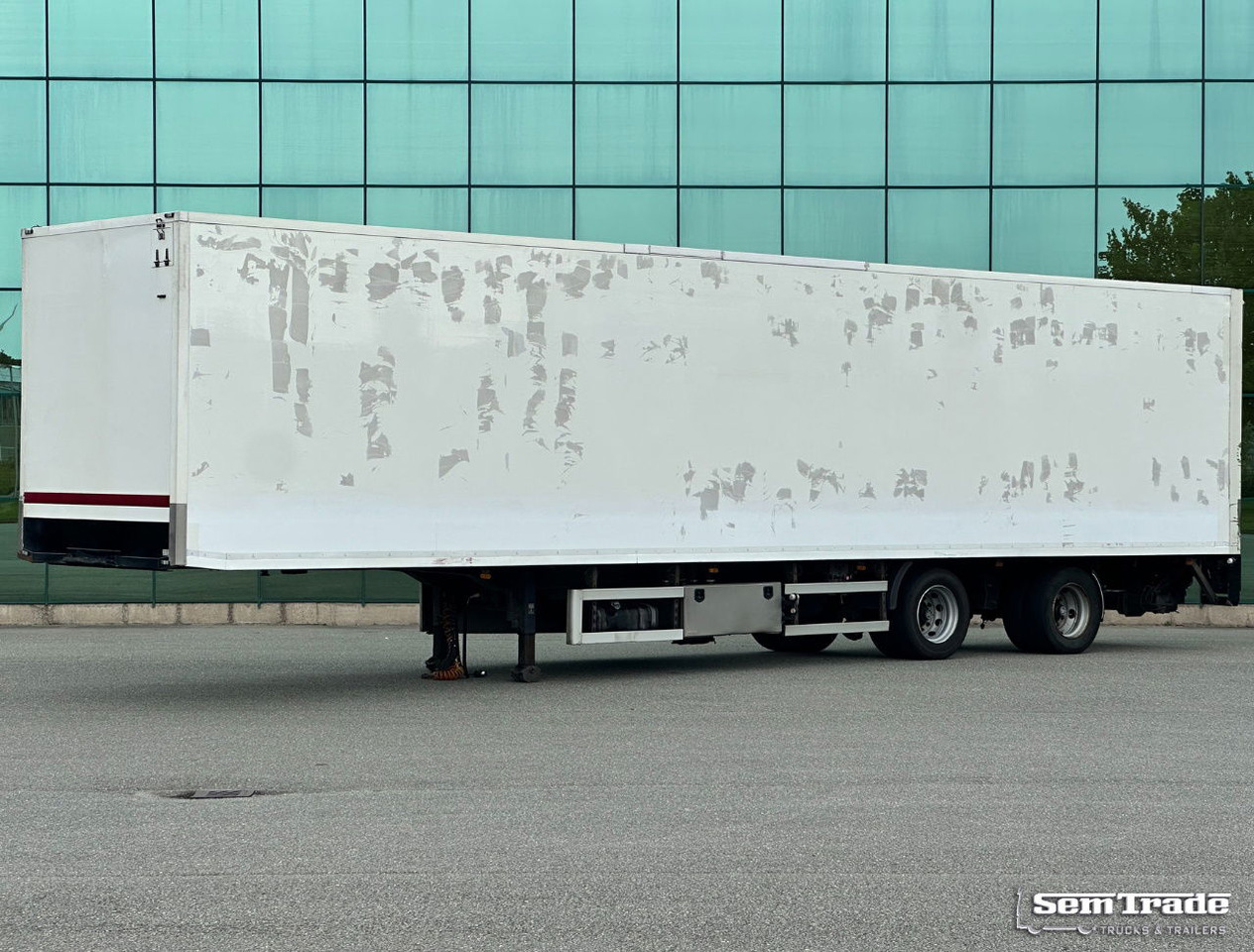 Lamboo T03 Isolated BOX + Heater Steering Axle Lift Axle Tail Lift NL-Trailer - Félpótkocsi dobozos: 1 kép. Lamboo T03 Isolated BOX + Heater Steering Axle Lift Axle Tail Lift NL-Trailer - Félpótkocsi dobozos: 1 kép.