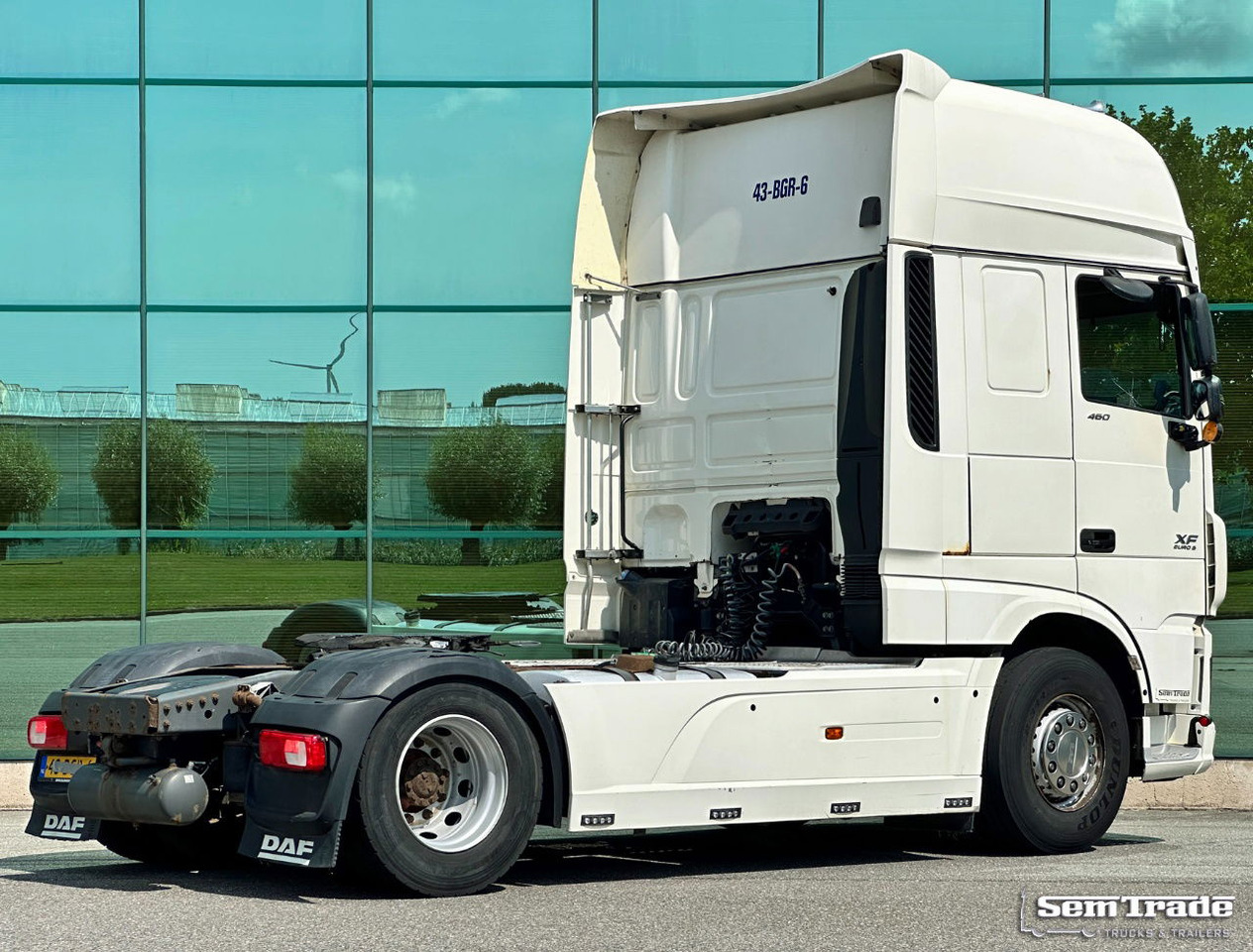 DAF XF 460 FT SSC Euro 6 Full Spoiler 2X Tanks Holland-Truck - Nyergesvontató: 4 kép. DAF XF 460 FT SSC Euro 6 Full Spoiler 2X Tanks Holland-Truck - Nyergesvontató: 4 kép.