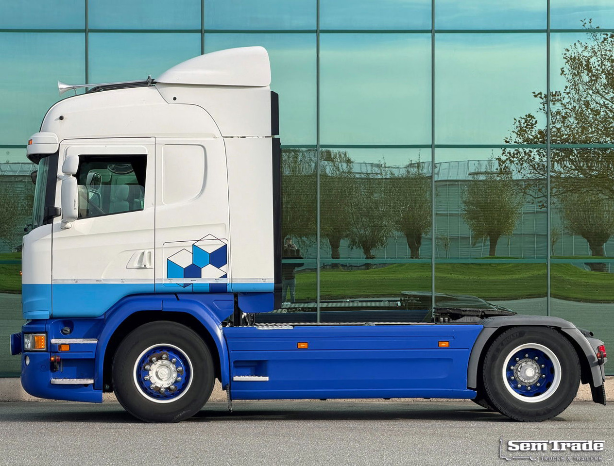 Scania G410 Highline 868.000 KM Full Spoiler TOP Condition Holland-Truck - Nyergesvontató: 2 kép. Scania G410 Highline 868.000 KM Full Spoiler TOP Condition Holland-Truck - Nyergesvontató: 2 kép.