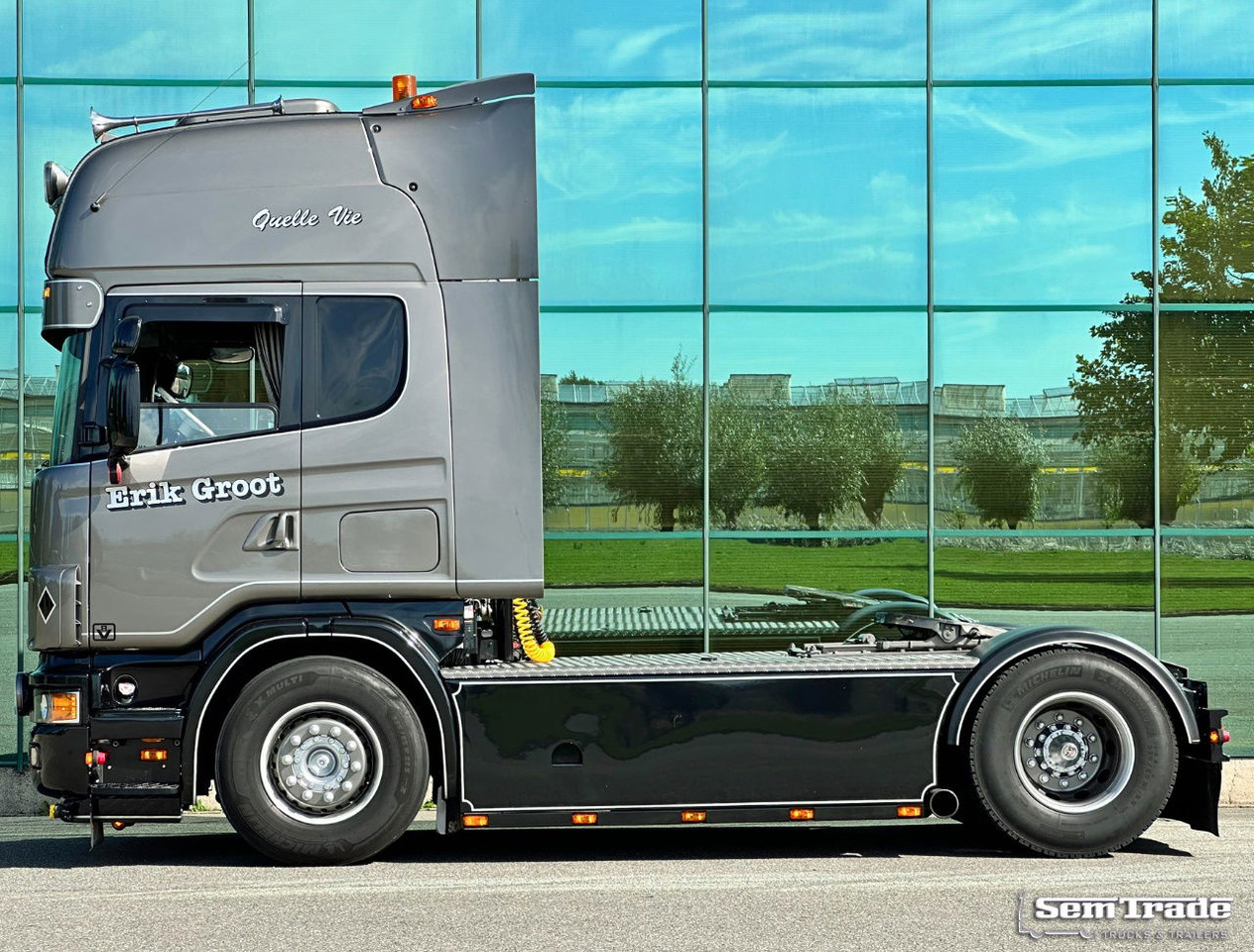 Scania R164-480 V8 Retarder Manual Gearbox Showtruck Completely Rebuild Unique Condition - Nyergesvontató: 2 kép. Scania R164-480 V8 Retarder Manual Gearbox Showtruck Completely Rebuild Unique Condition - Nyergesvontató: 2 kép.