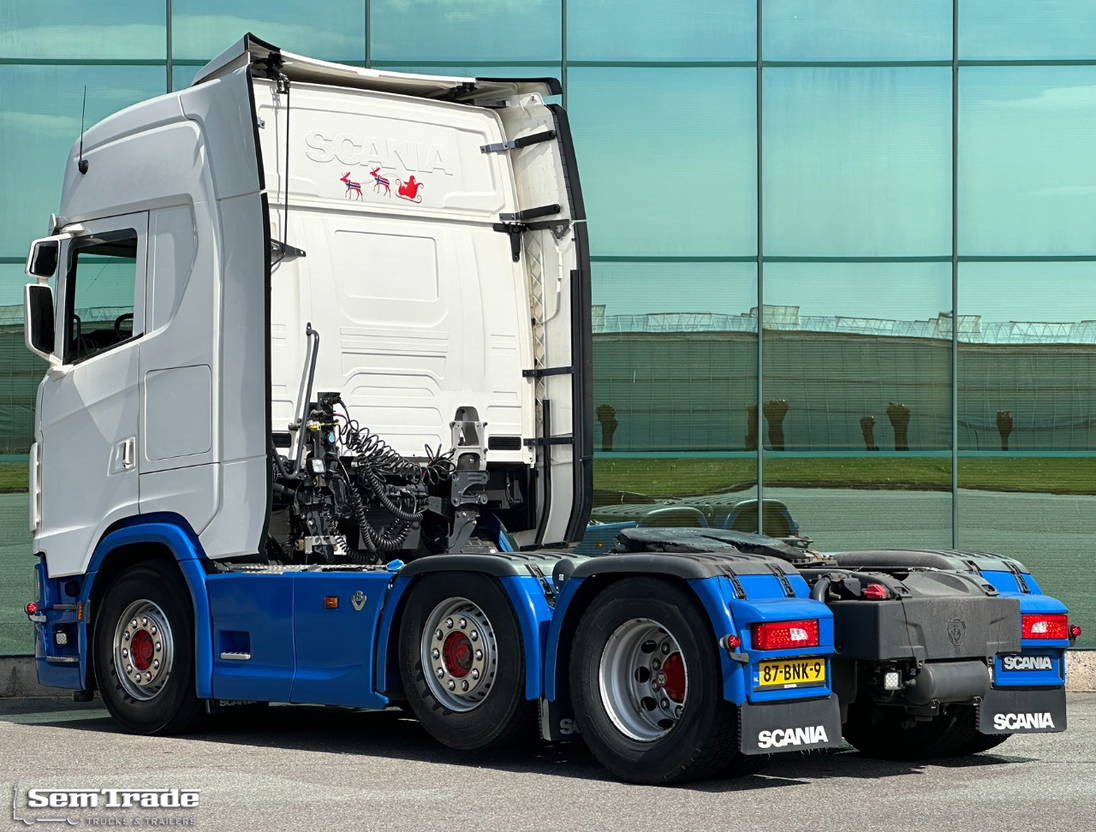 Scania S520 V8 NGS 6X2 Twinsteer Full AIR Retarder 2X Tanks NEW Clutch Super Con - Nyergesvontató: 3 kép. Scania S520 V8 NGS 6X2 Twinsteer Full AIR Retarder 2X Tanks NEW Clutch Super Con - Nyergesvontató: 3 kép.