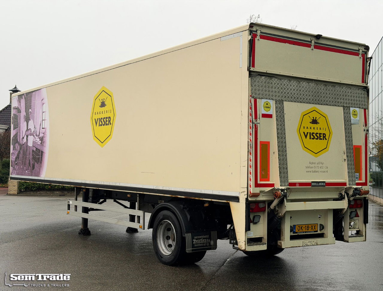 Pacton TBD 122 Tail Lift Steering Axle 1075x250x230 Inside NL City Trailer - Félpótkocsi dobozos: 3 kép. Pacton TBD 122 Tail Lift Steering Axle 1075x250x230 Inside NL City Trailer - Félpótkocsi dobozos: 3 kép.