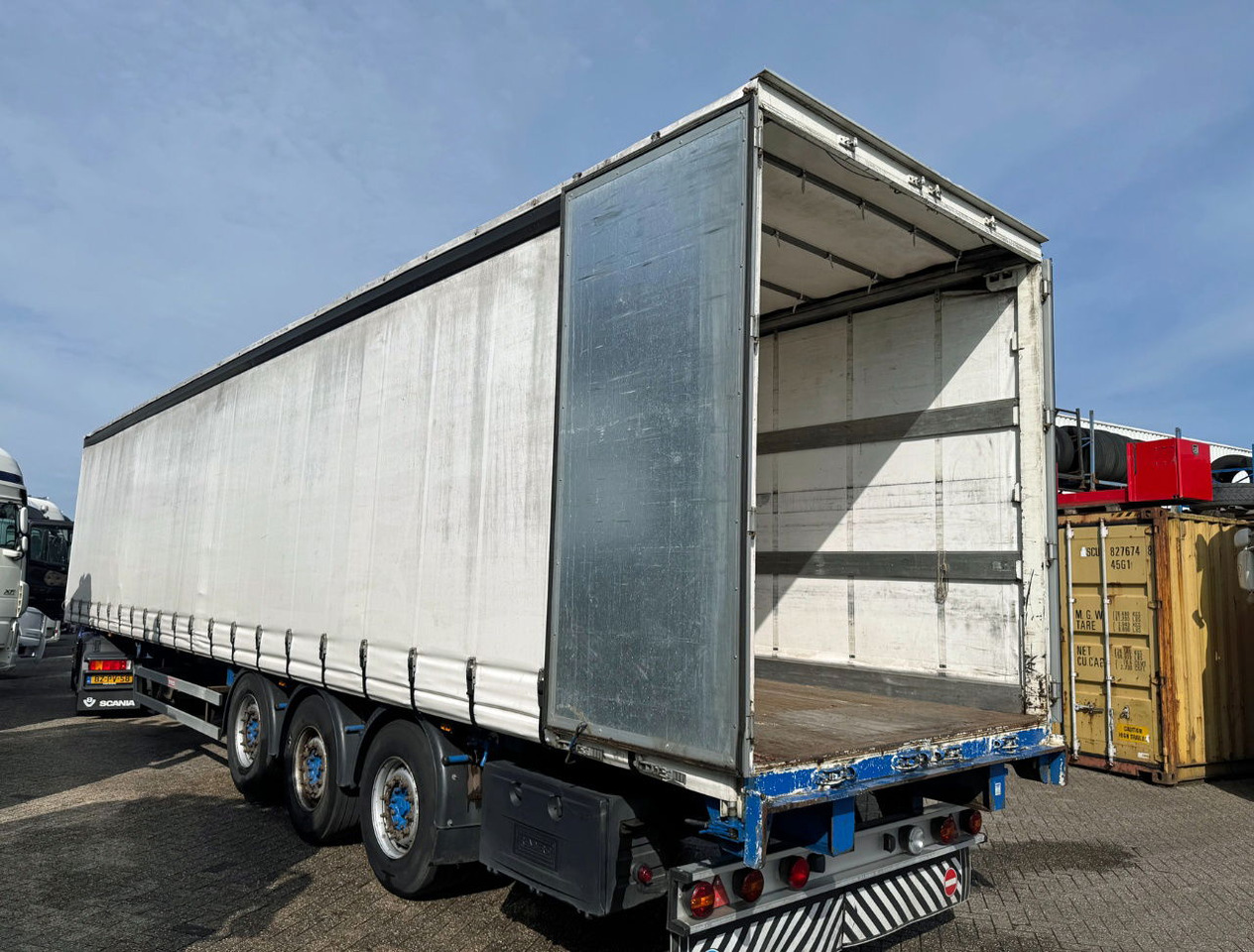 Ponyvás félpótkocsi Renders 3 Axle Disc Brakes Lift Axle Nice Chassis Wooden Floor Sliding Roof: 17 kép.